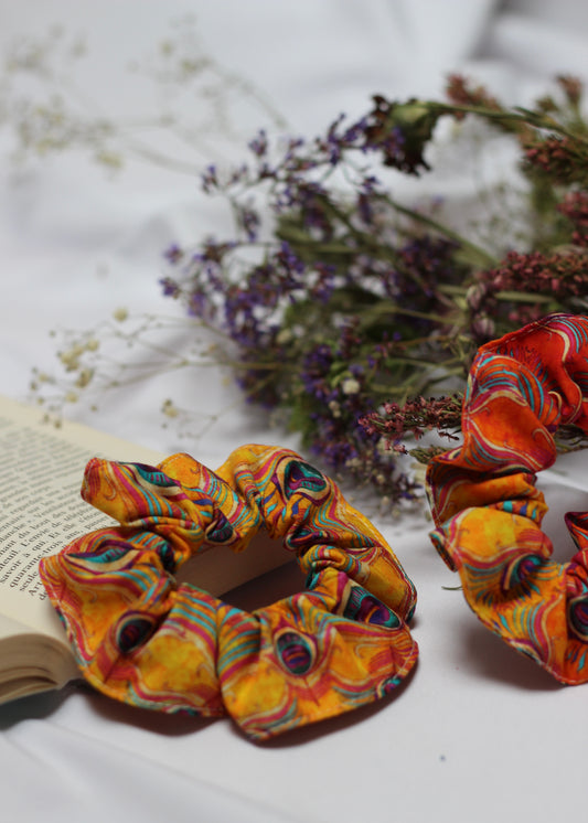 Chouchou scrunchie à motifs multicolore