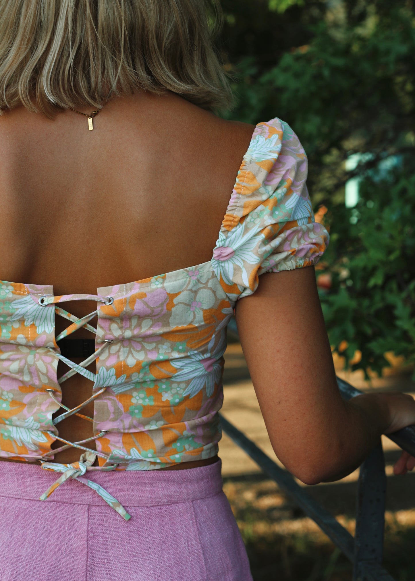 Haut corset, zoom sur le dos