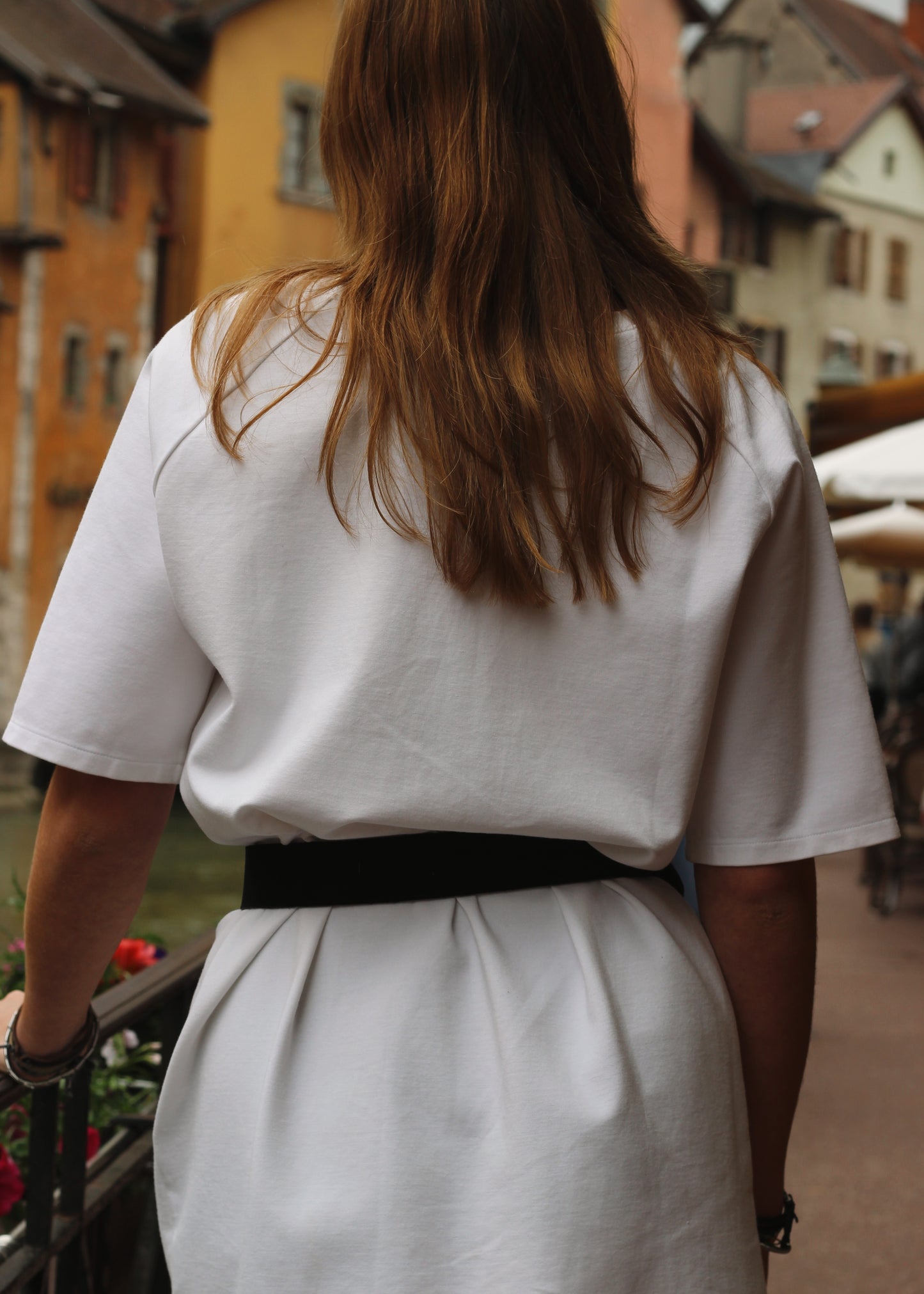 Robe en jersey blanche, zoom sur le dos