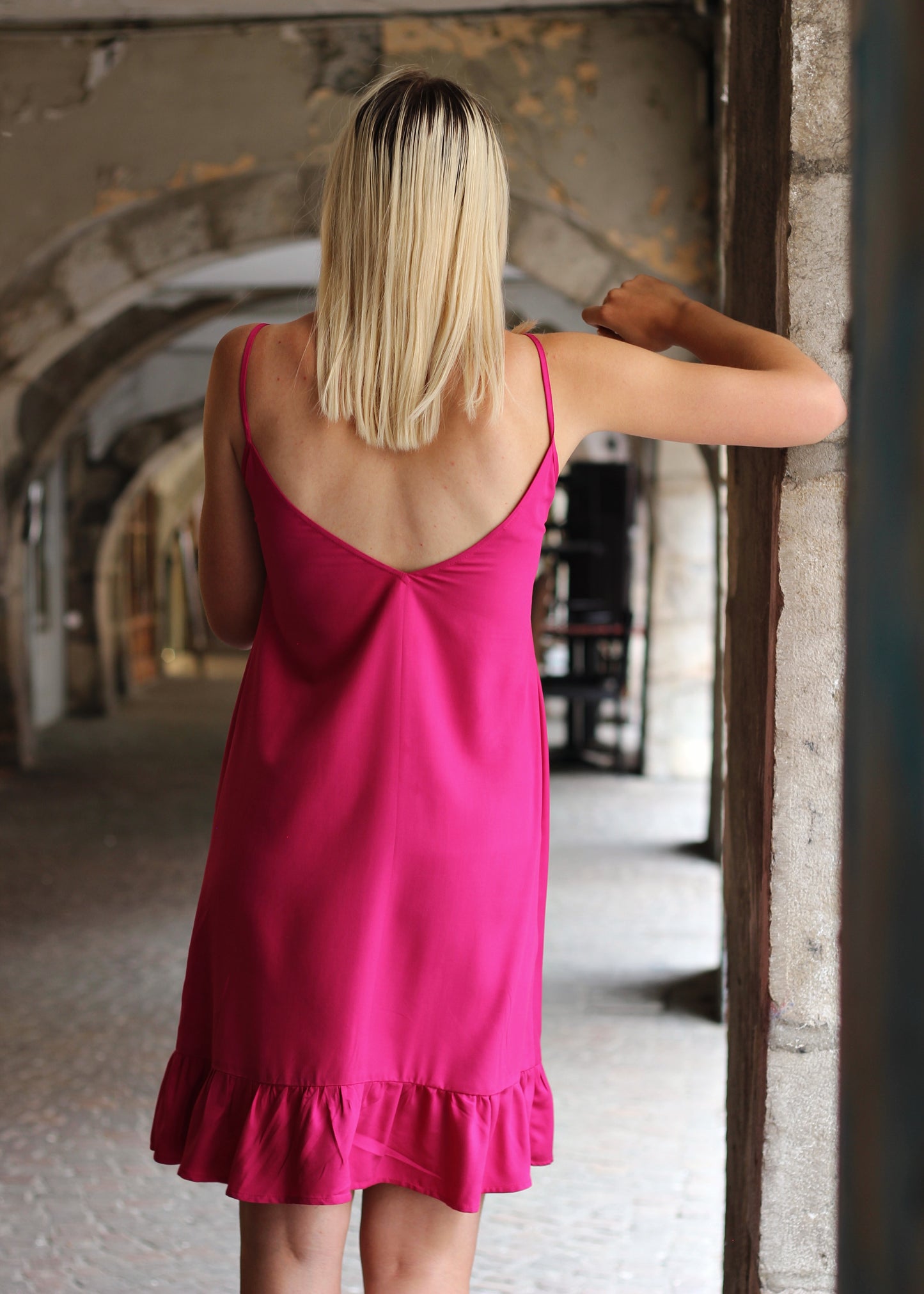 Robe décolleté V, vue de dos