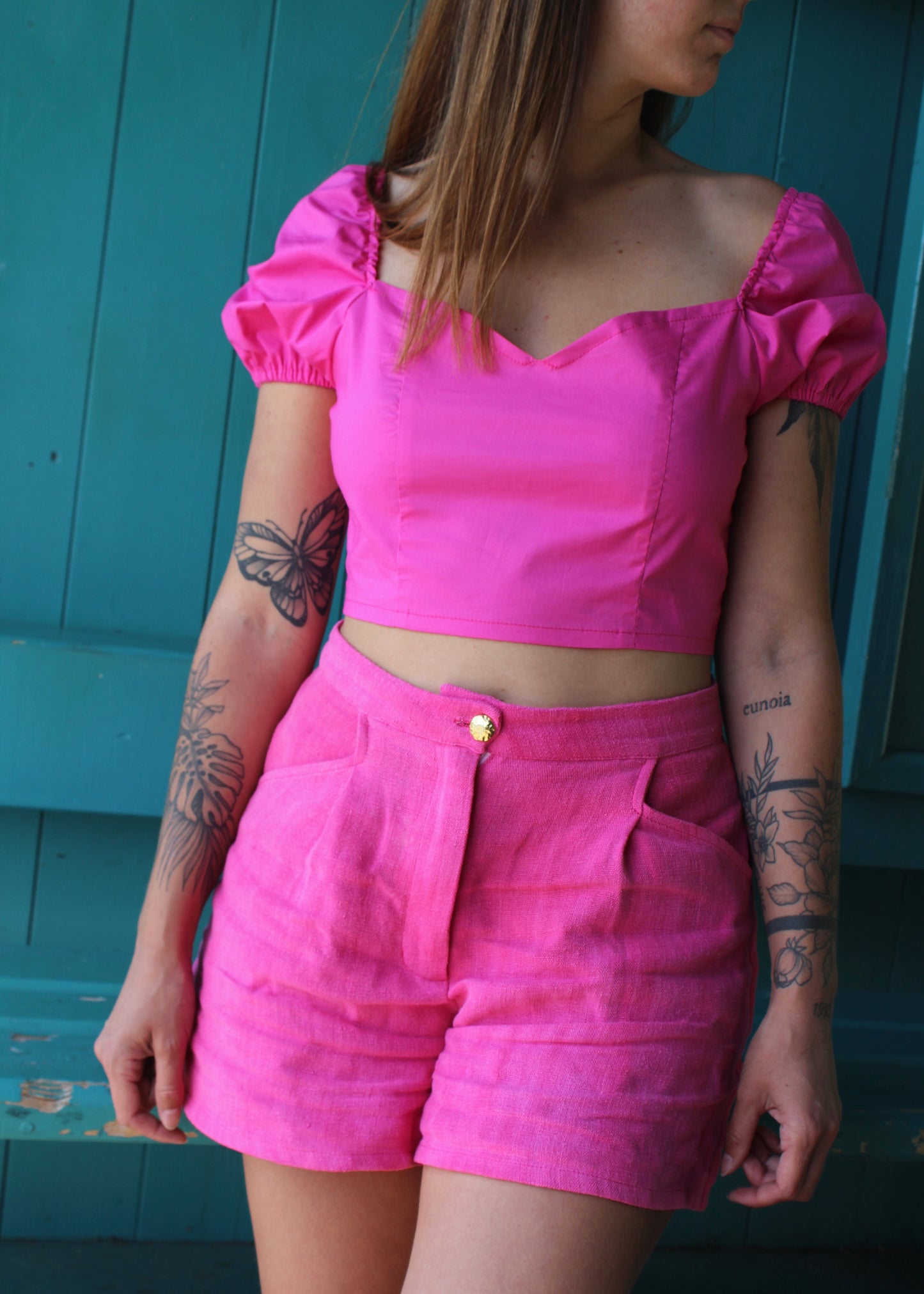 Short en lin fuchsia, vue de face avec haut Hortensia