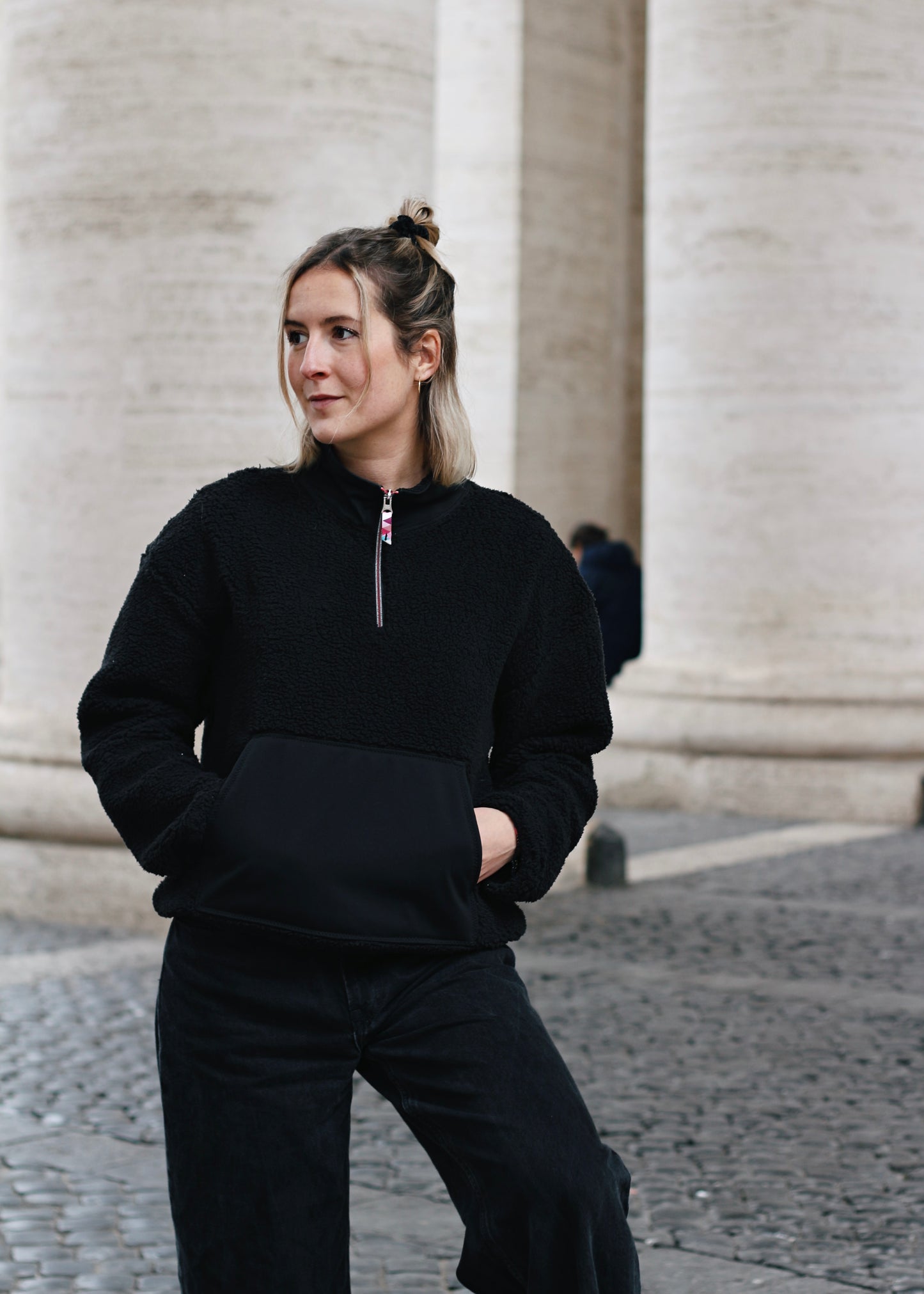 Sweat en Sherpa noir, vue de face