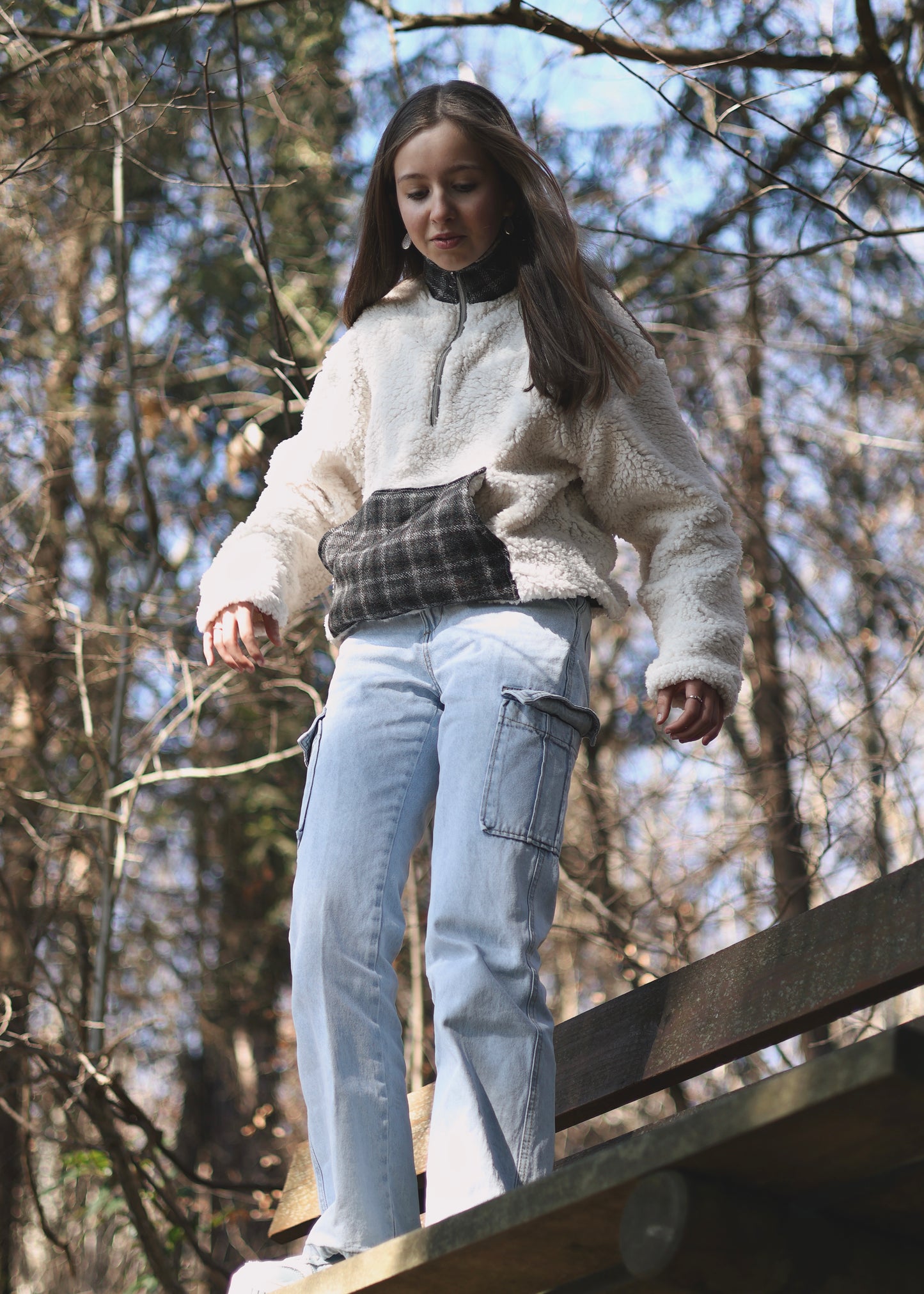 Veste en sherpa beige, vue de face debout