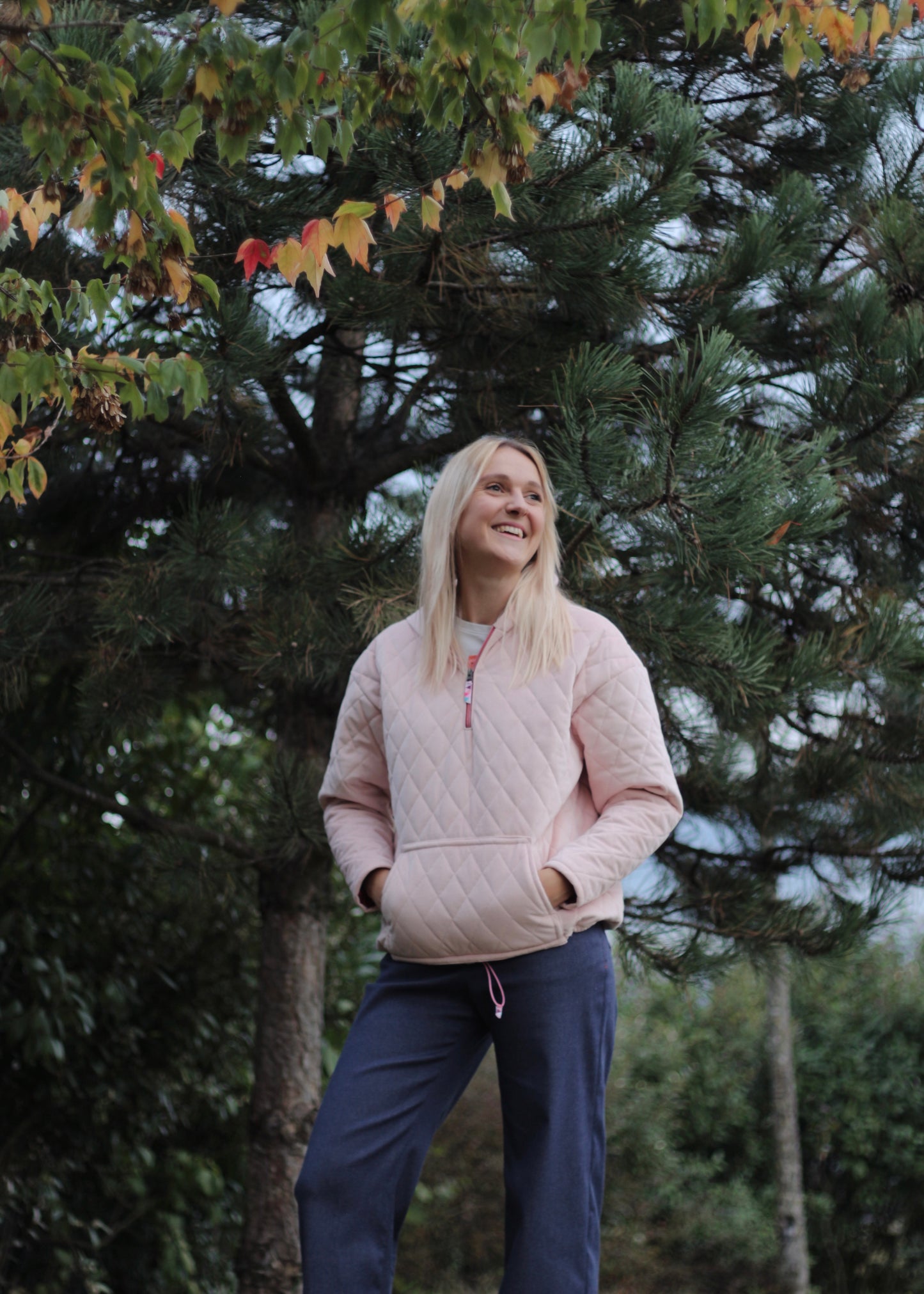 Veste sweat en velours matelassé rose, vue d'ensemble