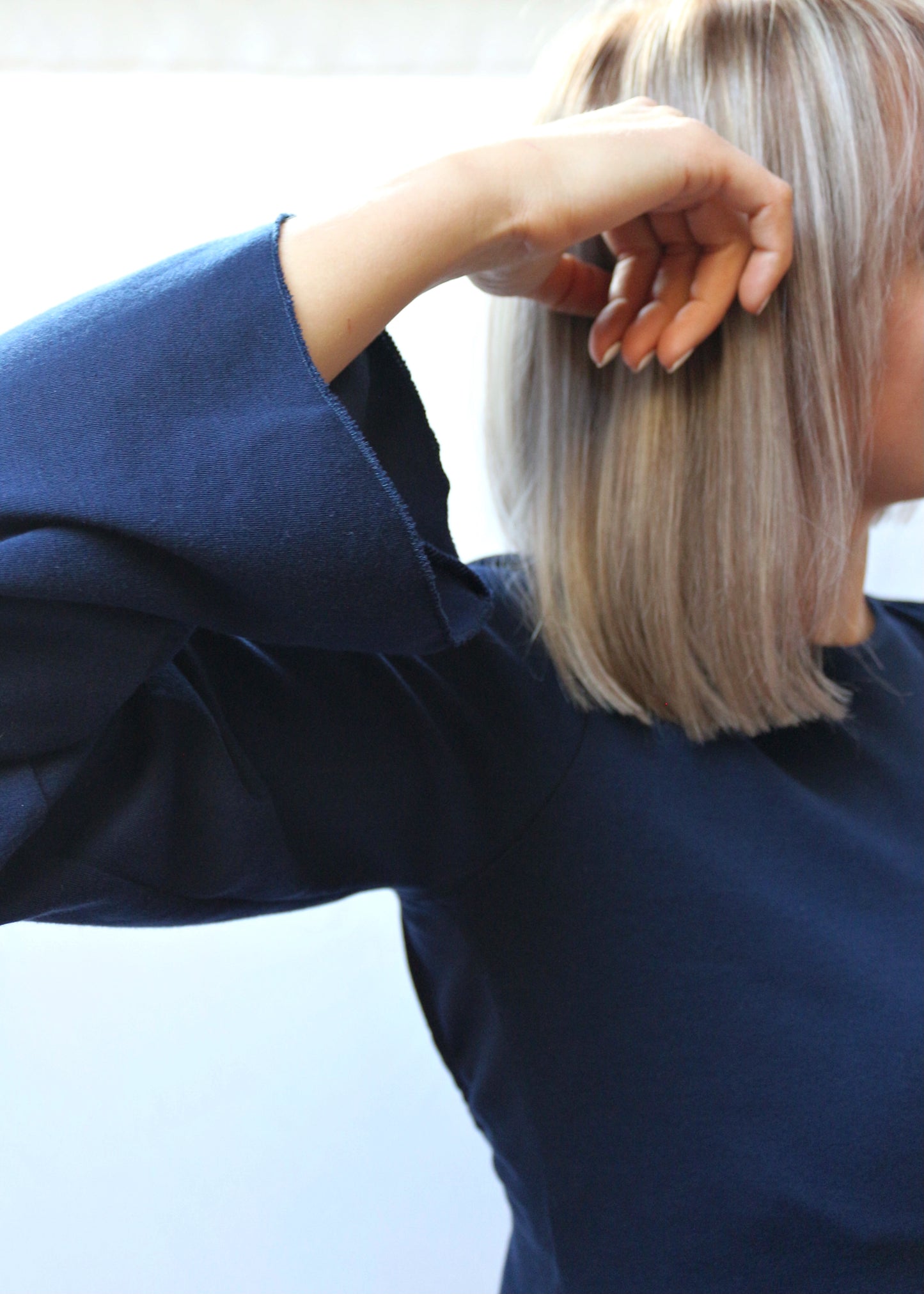 Haut Cara dos nu marine