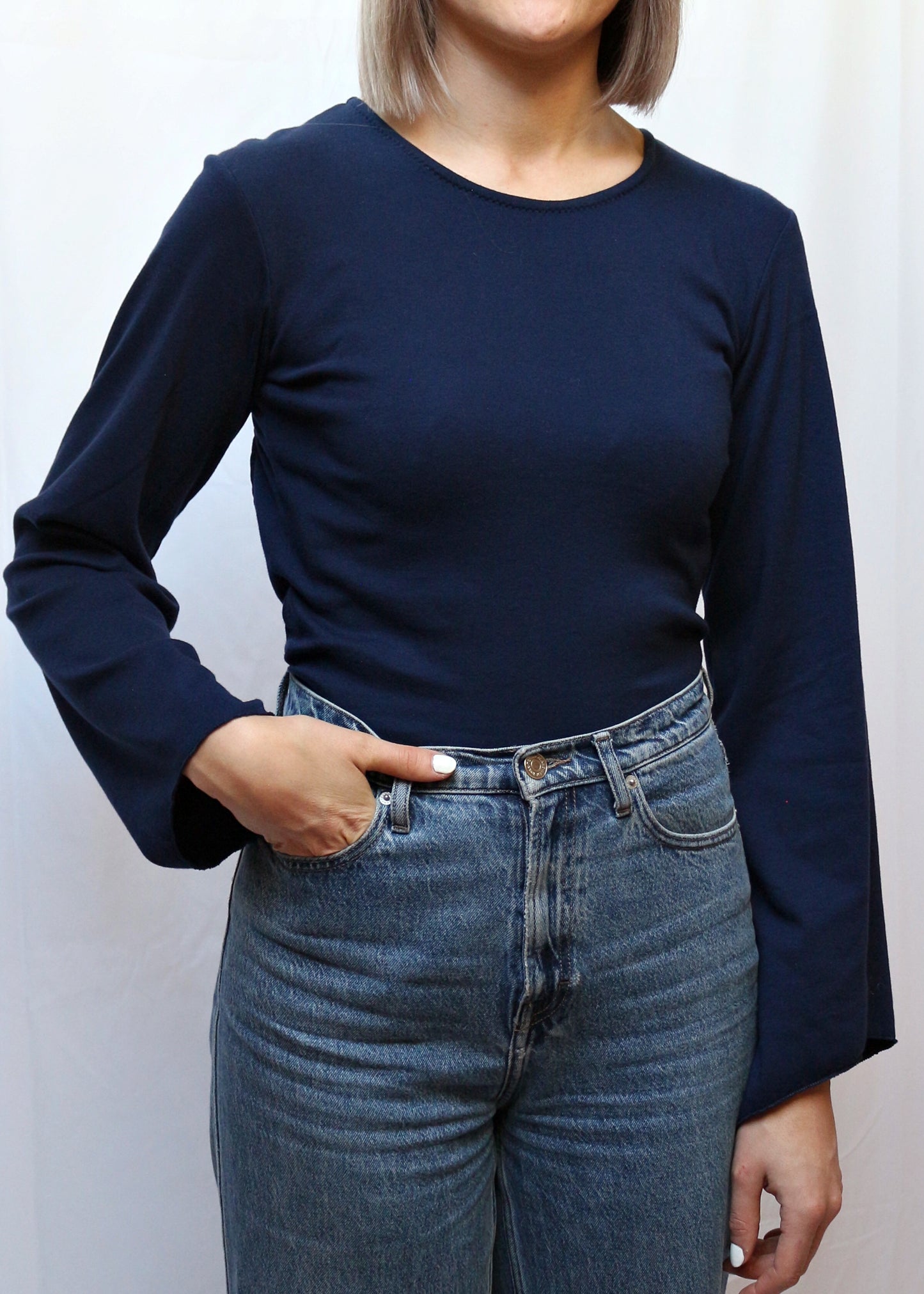 Haut Cara dos nu marine