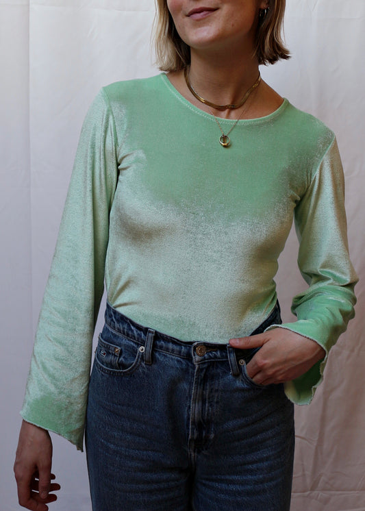 Haut Cara dos nu vert