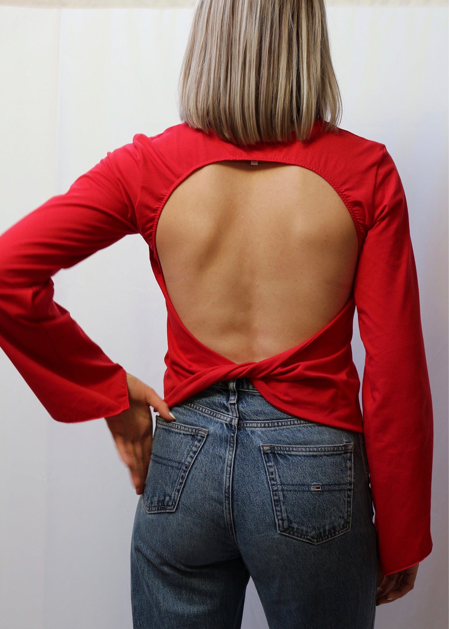 Haut Cara dos nu rouge