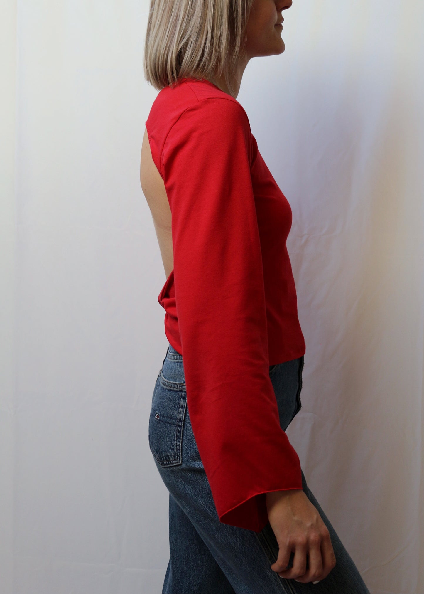 Haut Cara dos nu rouge