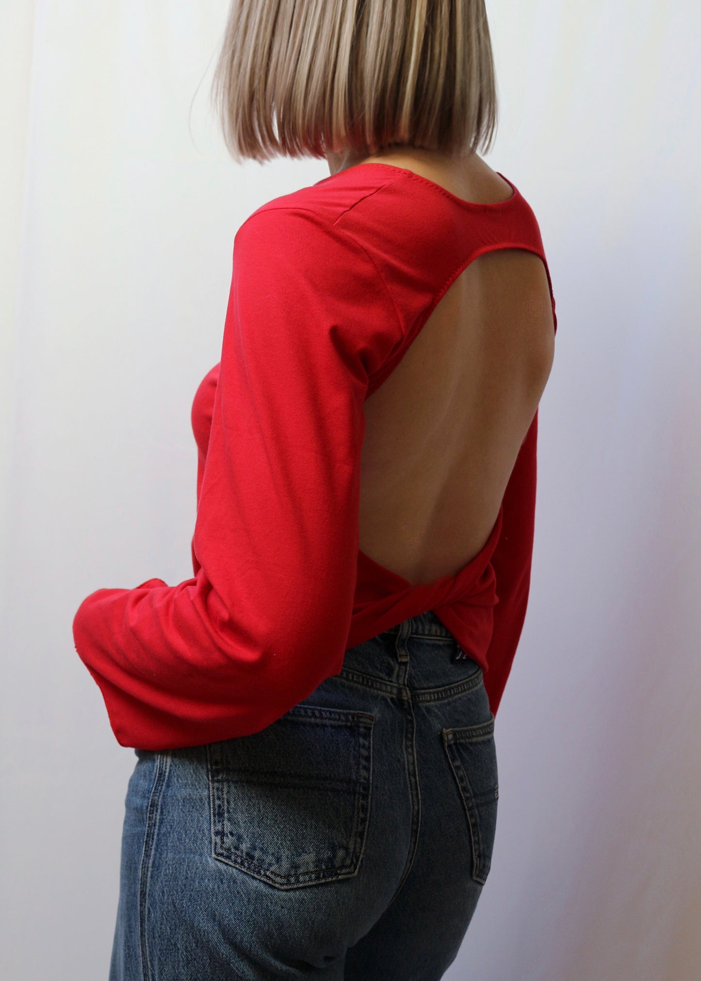 Haut Cara dos nu rouge