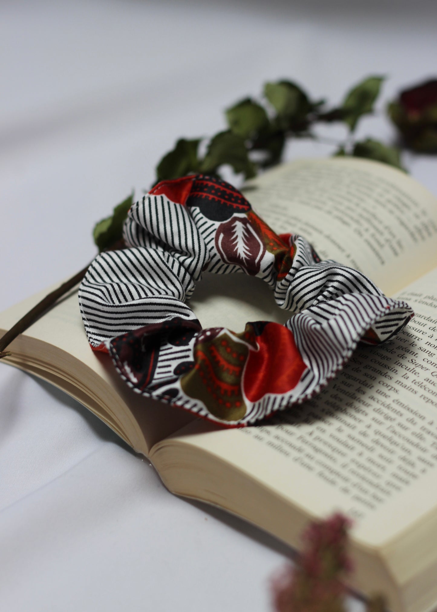 Chouchou scrunchie motif fleurs d'automne