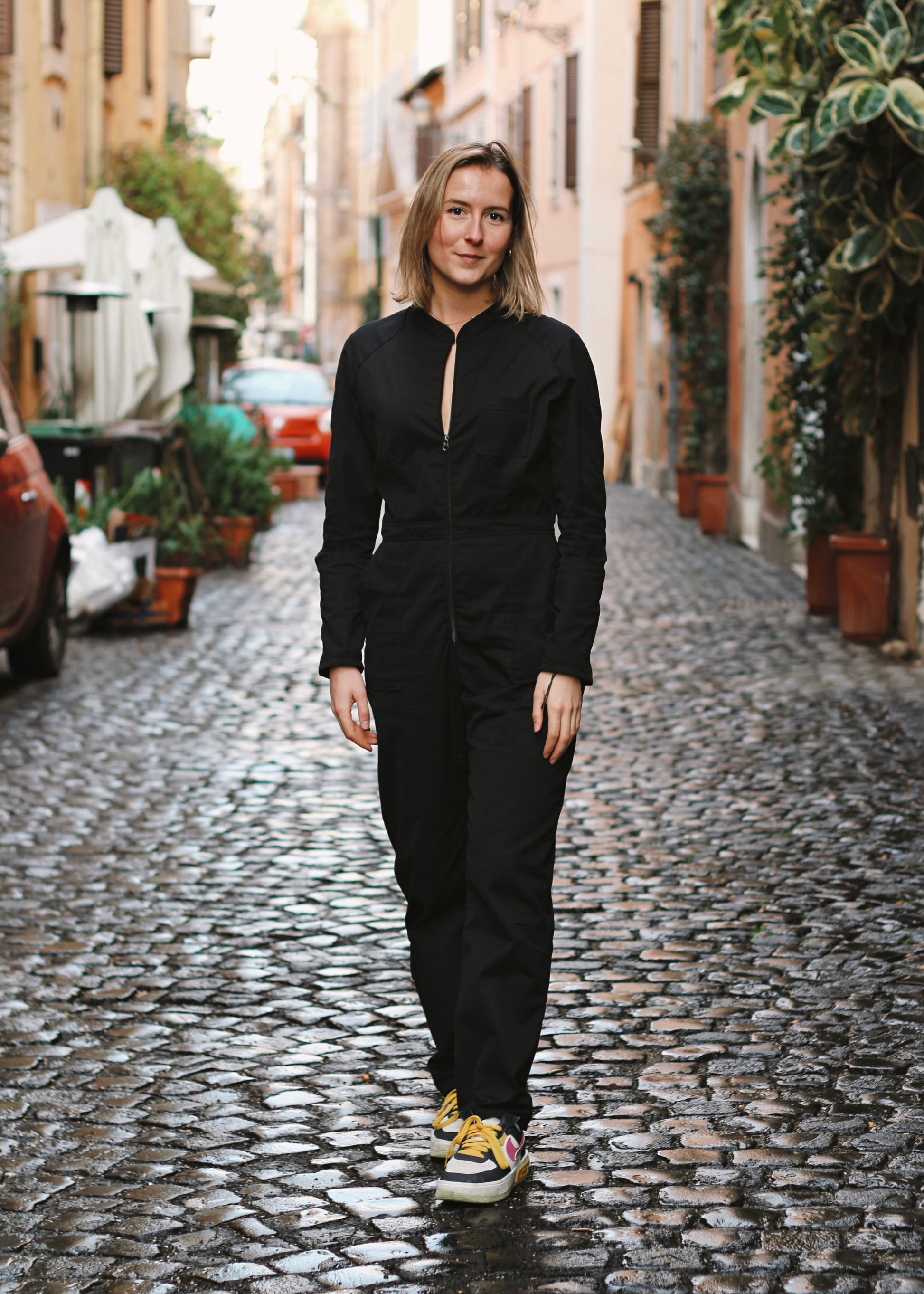 Combinaison pantalon noir, vue d'ensmble