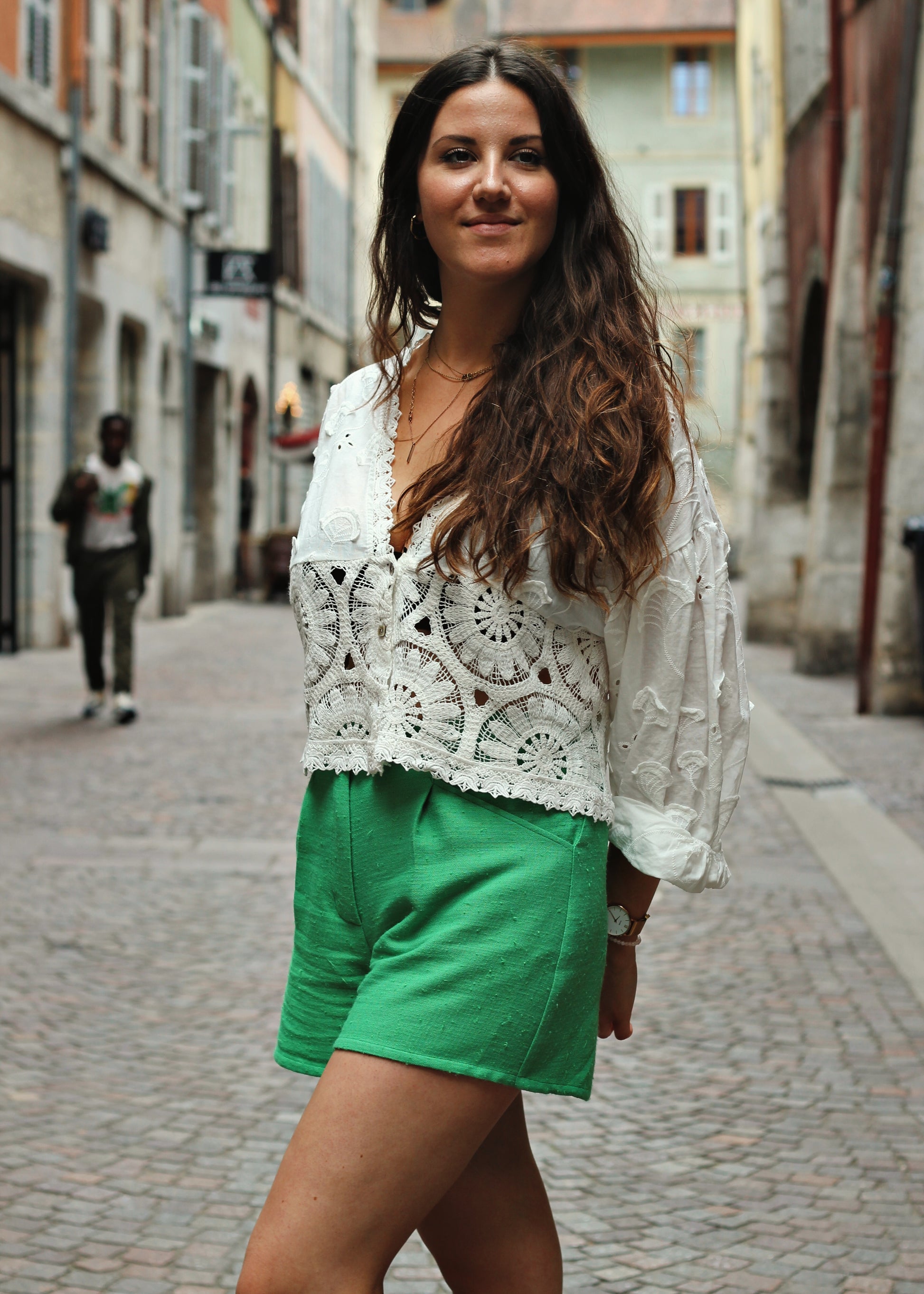 Short vert, vue de 3/4 devant